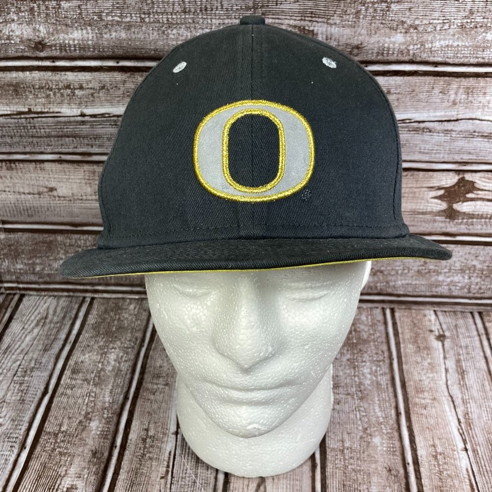 NIKE TRUE OREGON DUCKS College Football Gray Flat Bill Cap Hat Adult M/L EUC